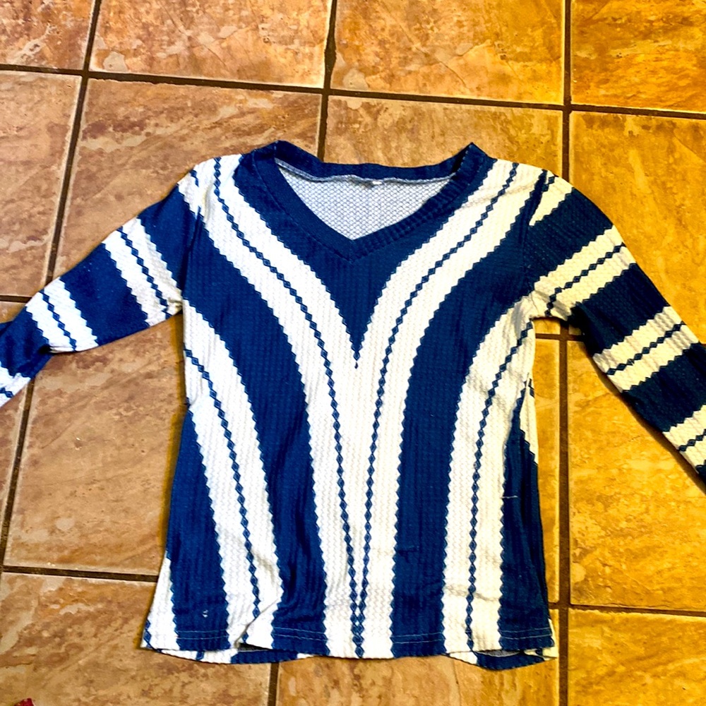 Waffle knot v neck shirt. NWOT never worn.